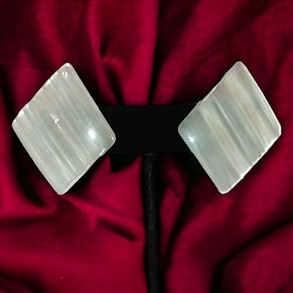 Vintage 80s Earrings Moonglow Statement Acrylic Iridescent Pearl Plastic Retro. - Picture 1 of 16